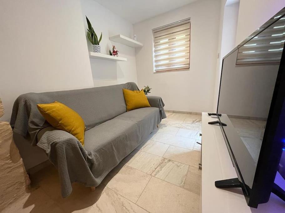 Casa vacanze Charming 200 Year Old With Yard *